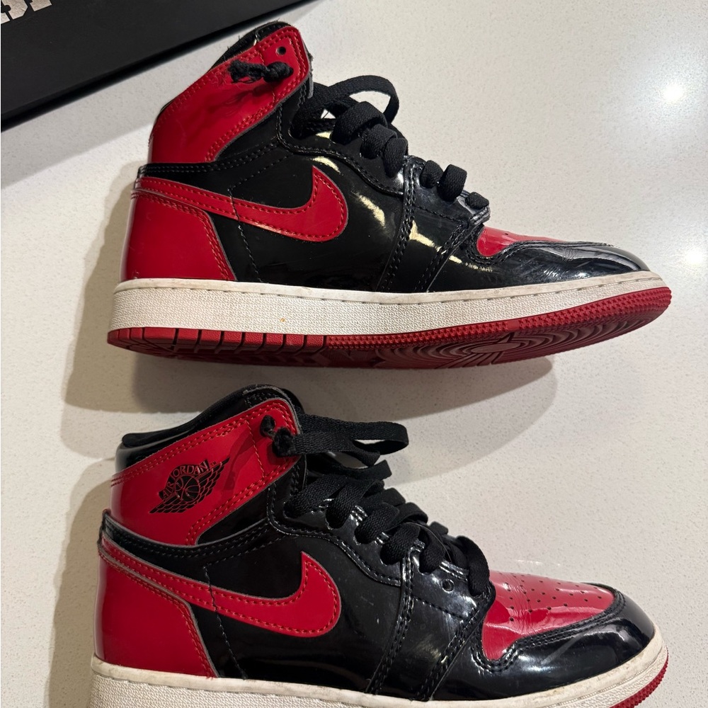 Nike High-Top Sneakers in Black and Red #jordan